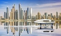 دبي تطلق أول قارب طائر