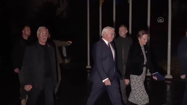 Almanya Cumhurbaşkanı Steinmeier, Ukrayna Devlet Başkanı Zelenskiy ile bir araya geldi
