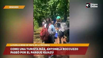Como una turista más, Antonela Roccuzzo paseó por el Parque Iguazú