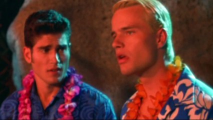 Tráiler | Español | Psycho Beach Party