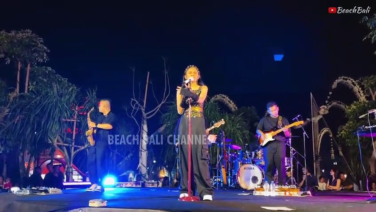 MAHALINI  Kisah Sempurna Live