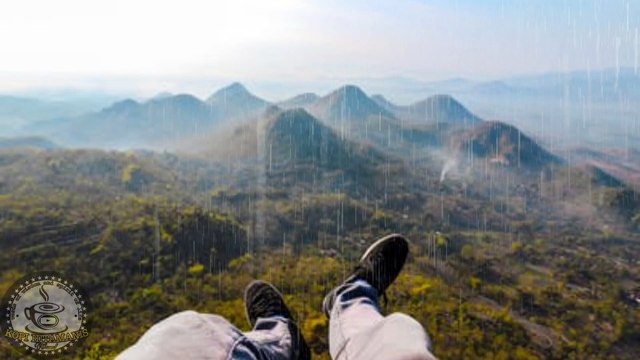 The sound of rain falls, sleeping natural music