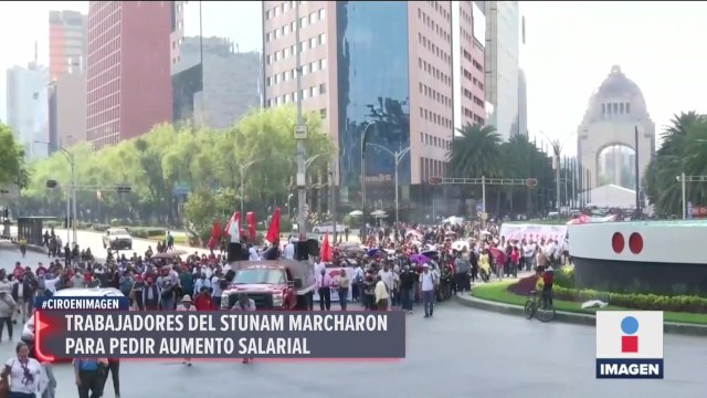 Trabajadores del Stunam marcharon para pedir aumento salarial