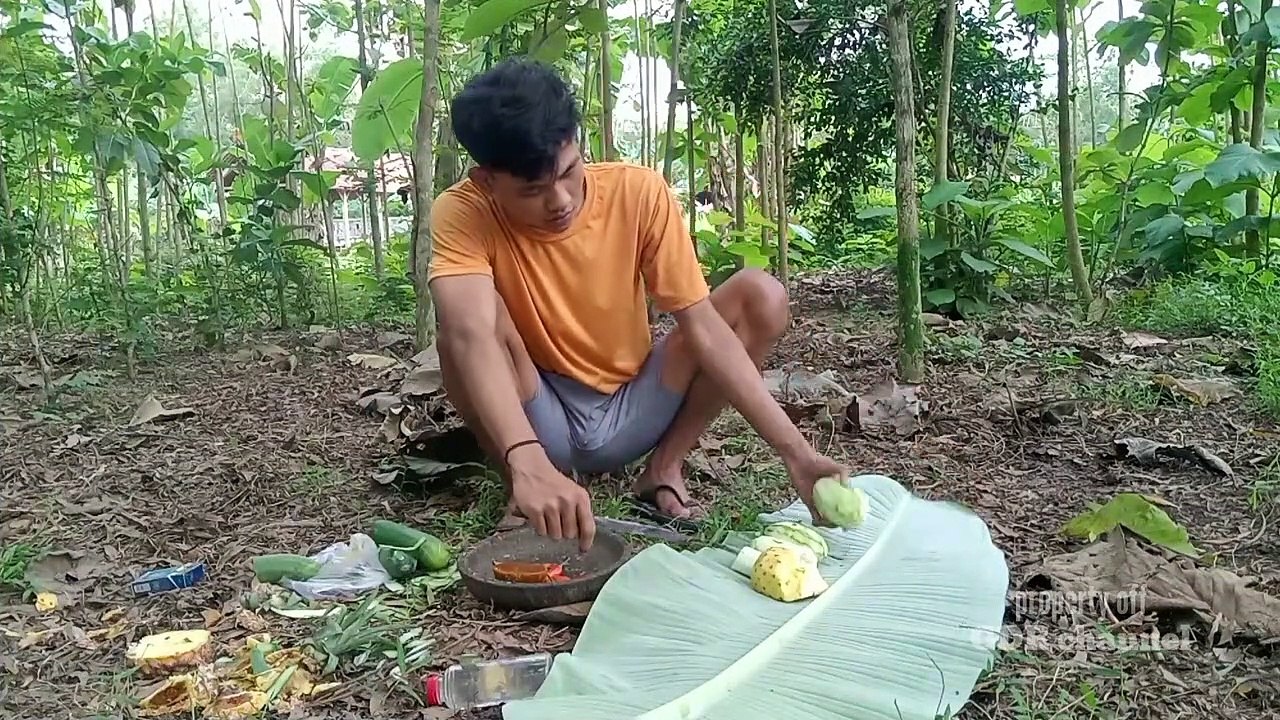 Video lucu - rujak buah pedas gilaa_asli bikin perut muless