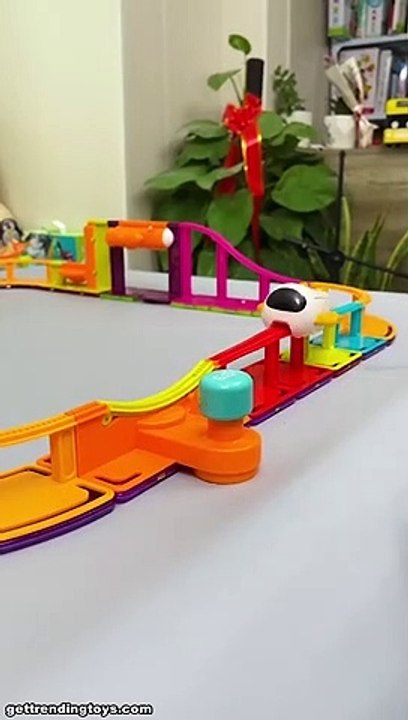 Very Unik Toys toPlaying Time