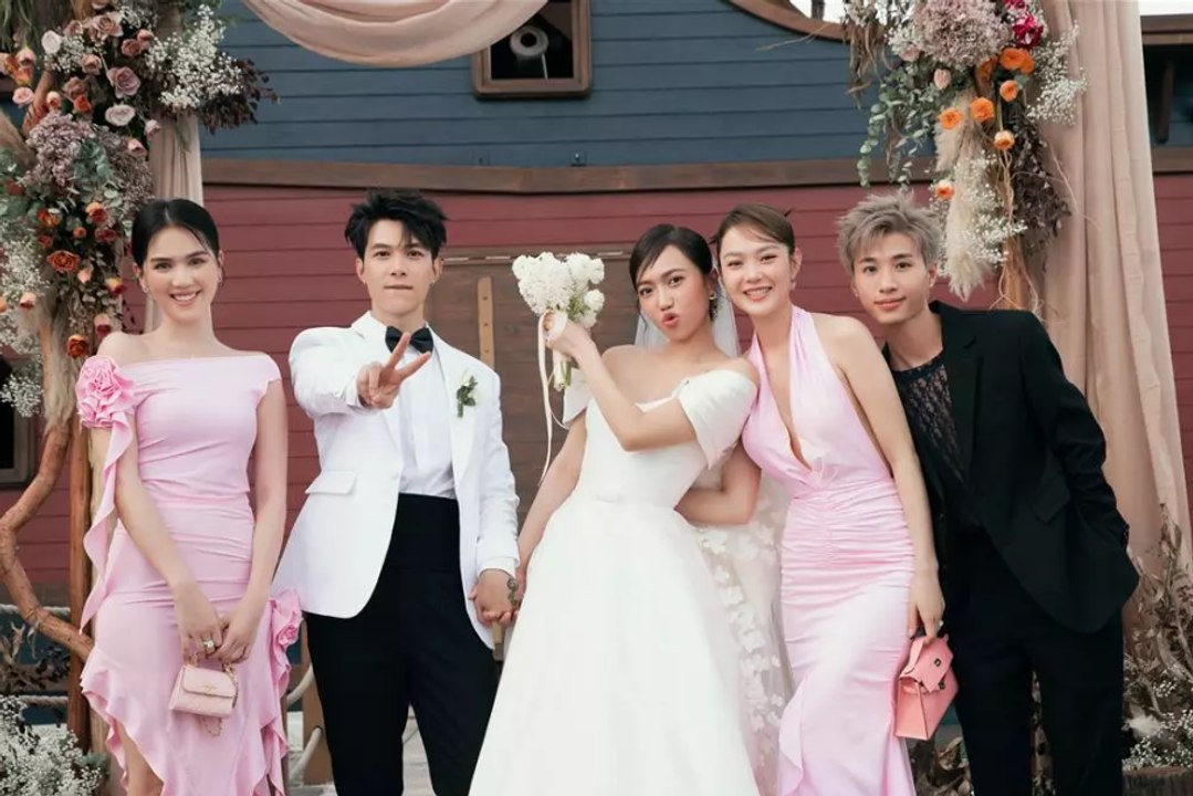 Diệu Nhi từ chối nhắc về Anh Tú, mặc áo đôi chạy show cùng chị ruột Minh Hằng sau đám cưới