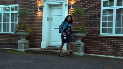 Braverman leaves home and ignores reporter question