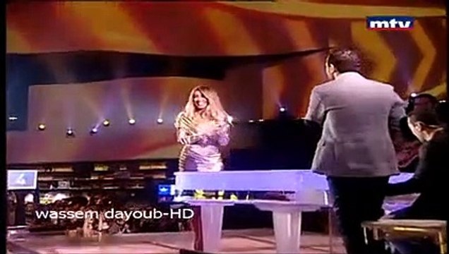 حسين الديك هيك منغني يغازل مايا دياب بموال نااار