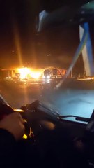 Vídeo. Ataque russo provoca incêndio em posto de gasolina em Dnipro