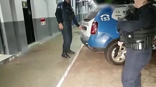 Homem usa escada para entrar no quintal de residência e é detido tentando furtar bike, no Cascavel Velho