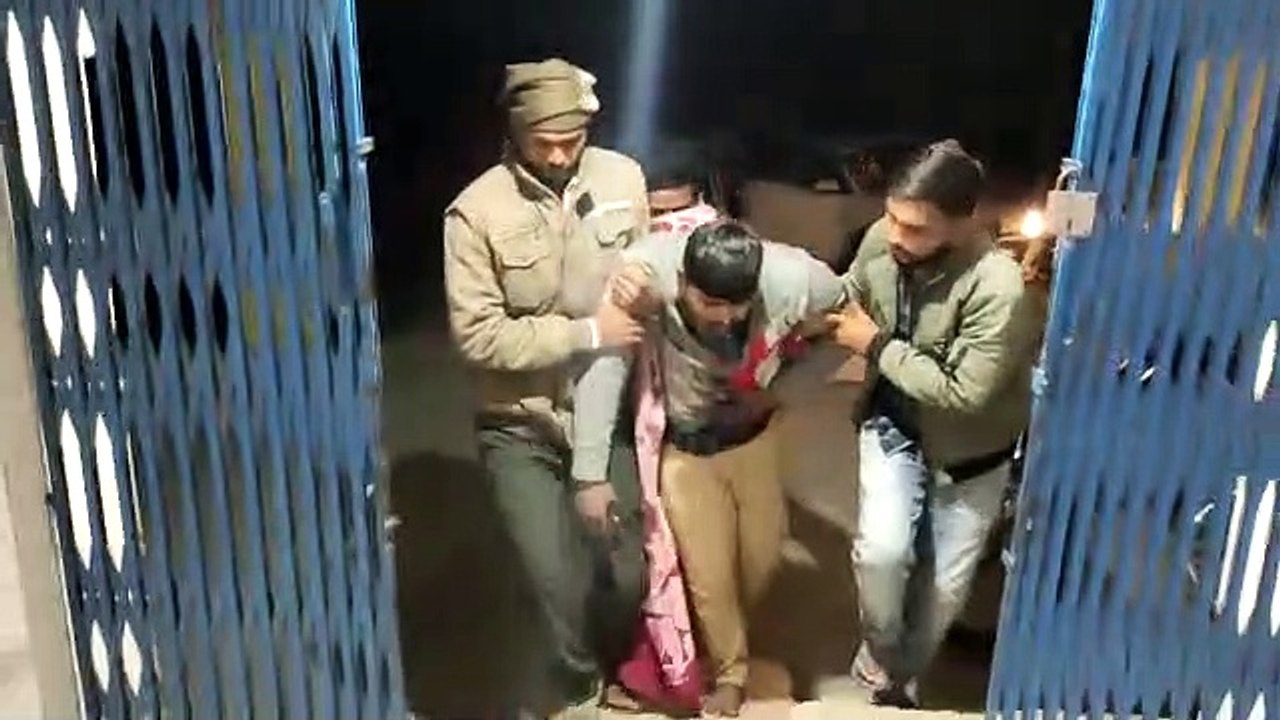 फल व्यापारी से पांच लाख की लूट, बाइक सवार बदमाशों ने दिया वारदात को अंजाम