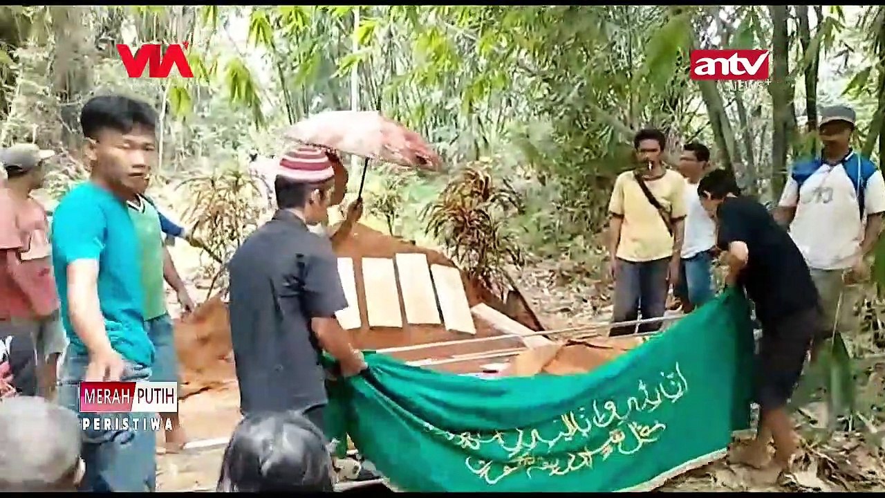 LESTI KEJORA DAN KELUARGA UMROH KE TANAH SUCI