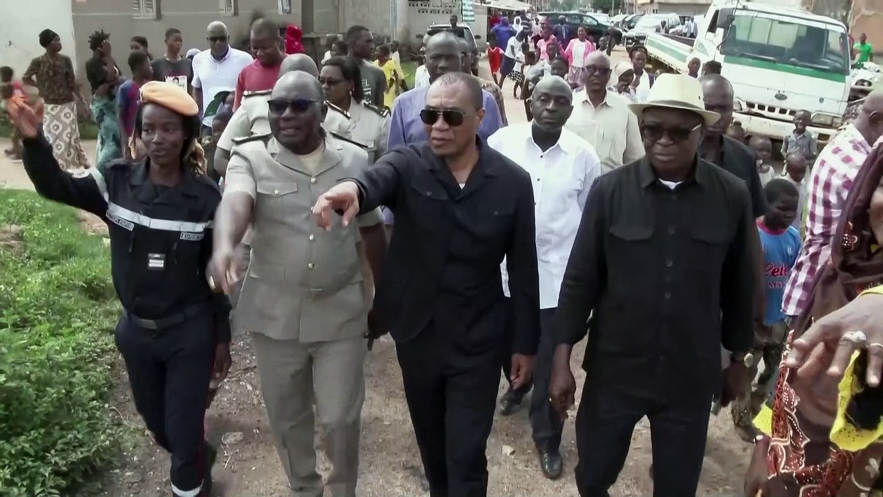 Le ministre Adama Coulibaly aux cotés des victimes des inondations de Dimbokro