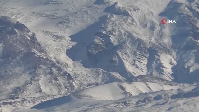 Ağrı haberi... Ağrı Dağı beyaz gelinliğini giydi