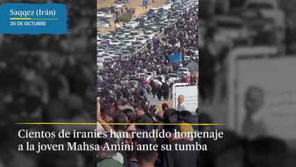 Iraníes han rendido homenaje a la joven Mahsa Amini ante su tumba