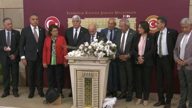 Ali Öztunç Pamuk Fiyatları Üzerinden AKP'yi Eleştirdi: Şu Pamuğun Akını Bile Kirletiyorsun, Etme Eyleme