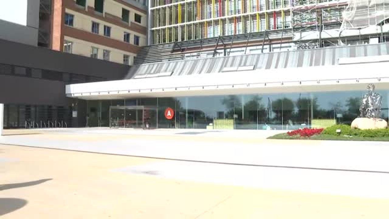 Óliver, el pequeño que debe ser operado de un tumor cerebral, ya se encuentra ingresado en el hospital de Barcelona