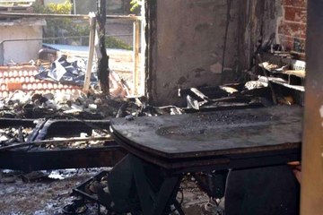 Boşanma aşamasındaki eşinin evini yaktı