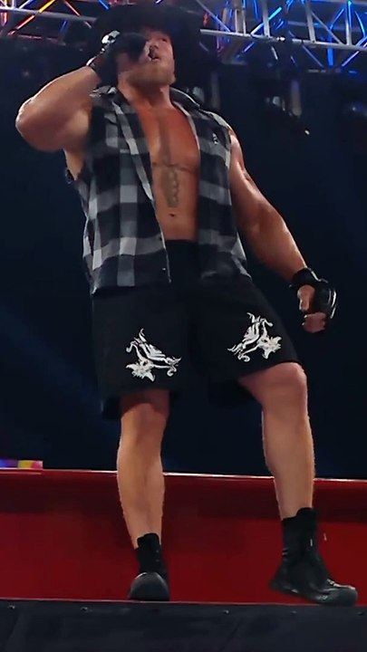 roman reigns perfect mic catch...