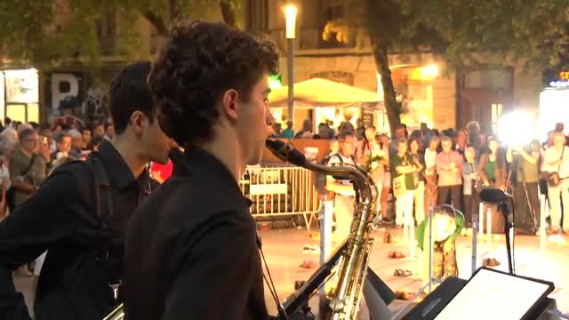 Sentido homenaje en Barcelona a los sin techo fallecidos en 2022