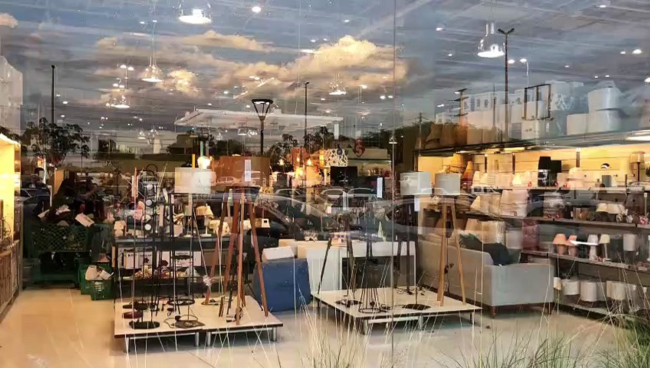 Vidros de loja no Casa Park caem após ventania