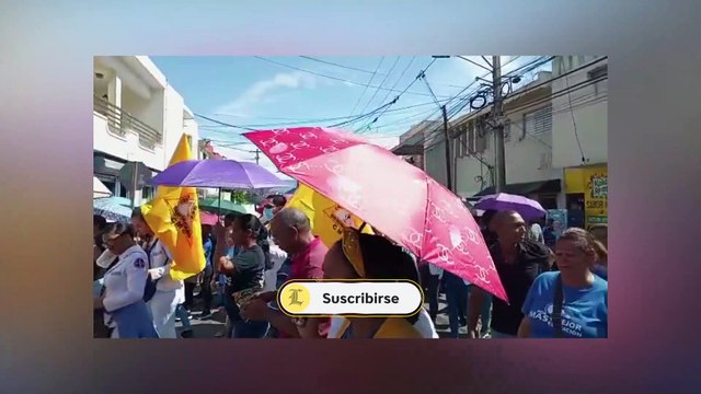 Médicos, maestros y dirigentes comunitarios de SFM protestan contra las ARS