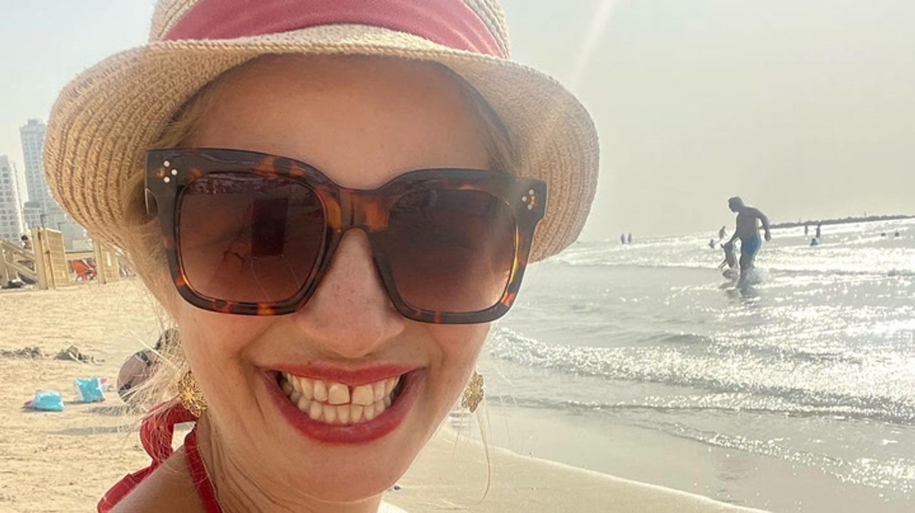 Susan sideropoulos im bikini mit mega-dekolleté – hier sieht man fast alles