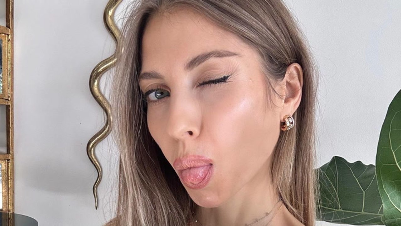 Cathy Hummels oben ohne: „New Chapter“ – Hat sie hier ihren Verlobungsring zerstückelt?