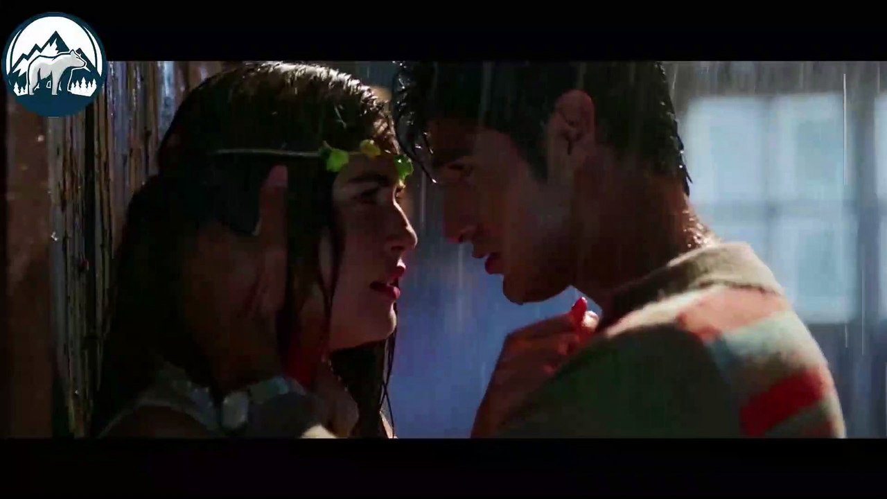 BEST KISSING SENS IN HINDI MOVIE