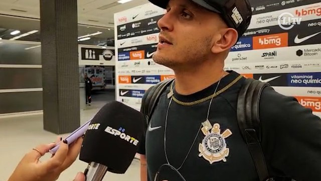 Fábio Santos fala da expectativa da permanência de Vítor Pereira e ainda lamenta o vice da Copa do Brasil