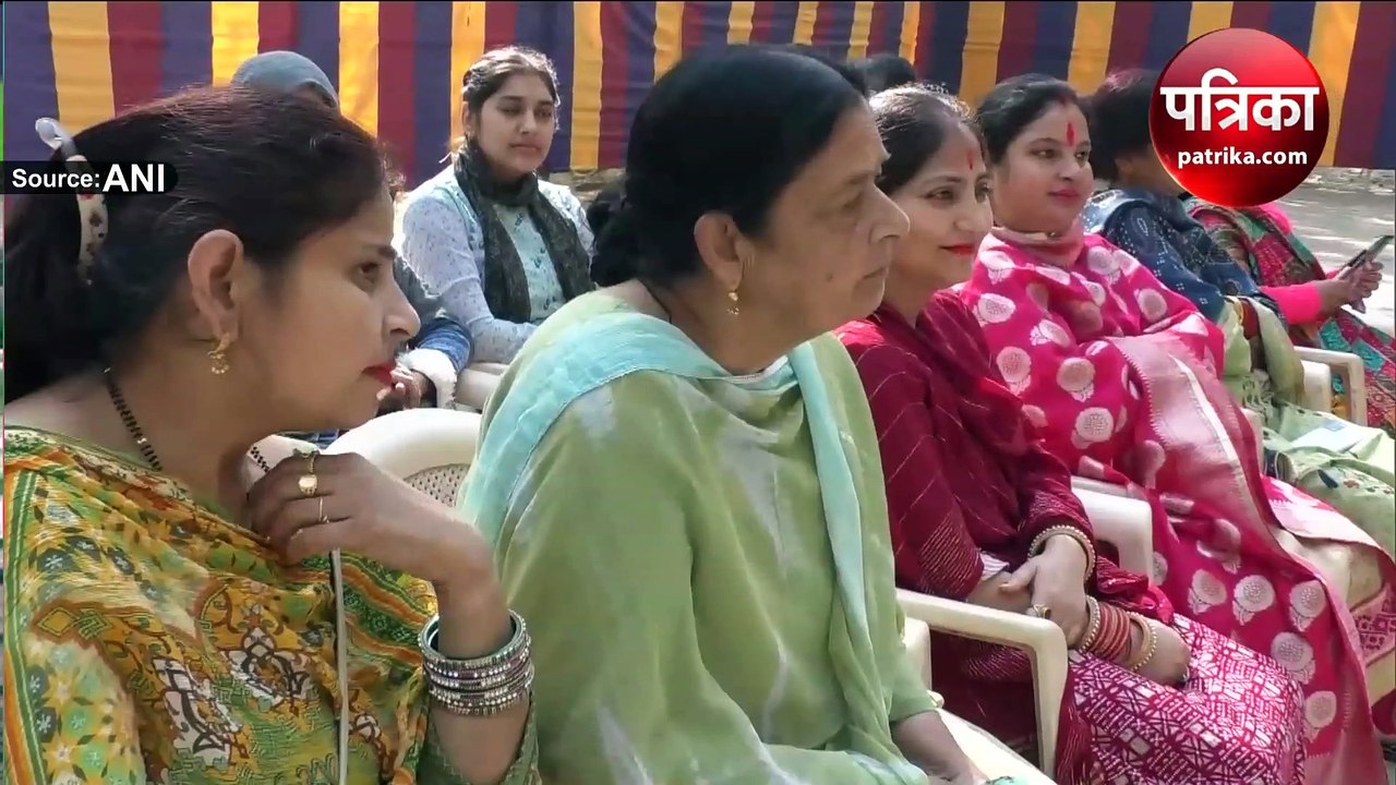 जम्मू-कश्मीर के पुंछ में महिलाओं ने भारतीय सेना के जवानों के साथ मनाया भाई दूज का त्योहार; देखें वीडियो