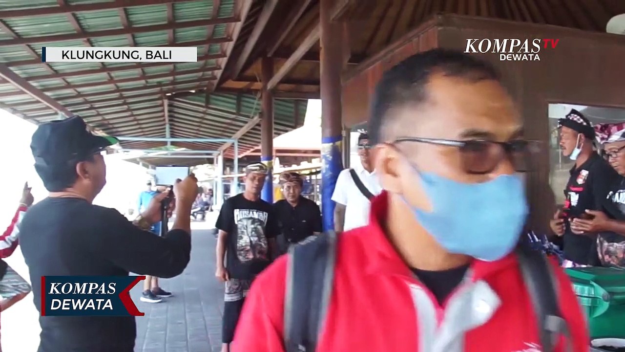 Pecalang Adat Demo Pelabuhan