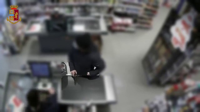 Rapine in farmacie e supermercati a Milano, identificato l'autore