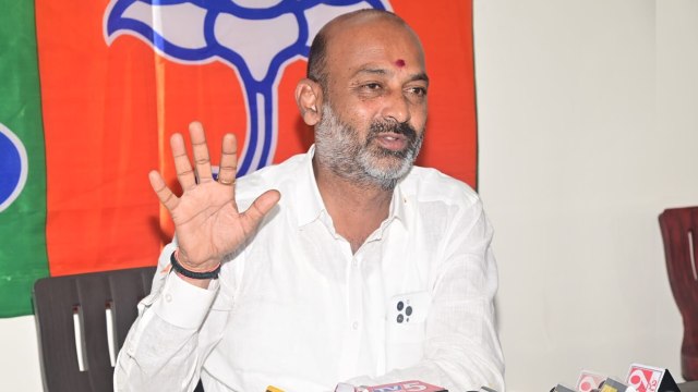 TRS ఎమ్మెల్యేల కొనుగోళ్ల వార్తలపై BJP బండి సంజయ్ సవాల్ *National | Telugu OneIndia