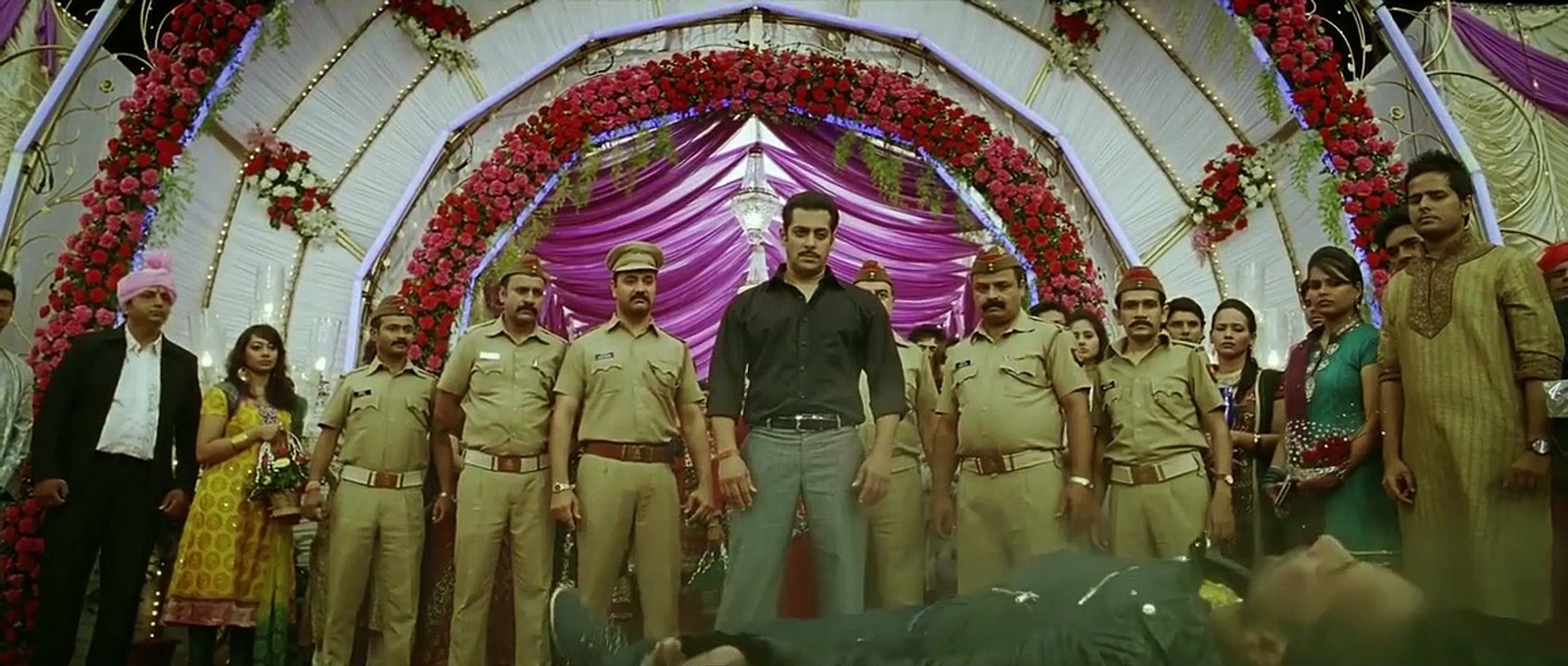 बेटा बाप के सामने ज्यादा नहीं बोलते _ Salman Khan Best Action Scene _ Salman Khan _ Bollywood(720P_HD)