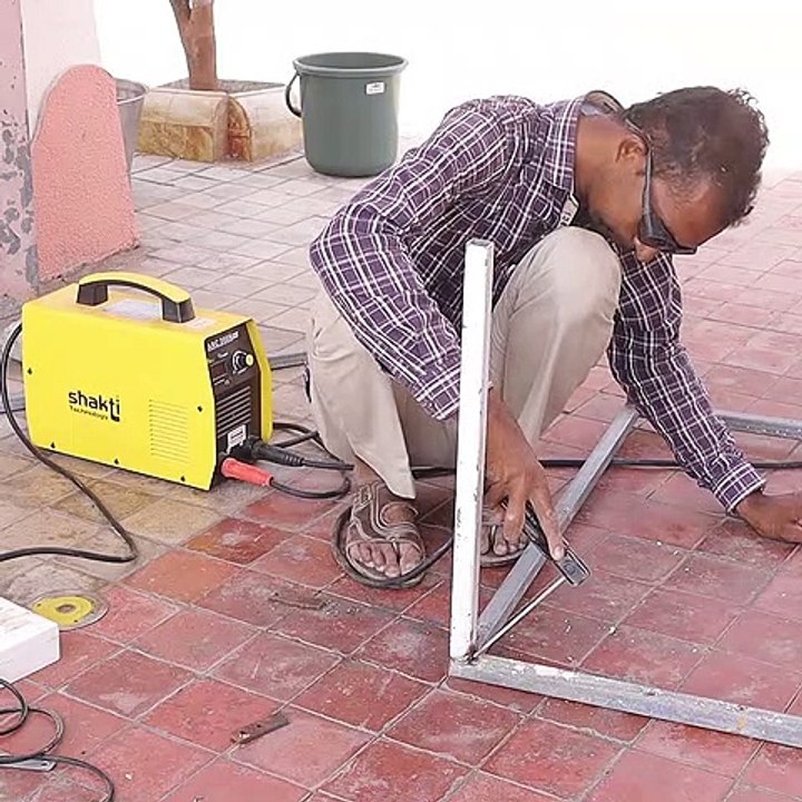 Artistic technique to weave a cot