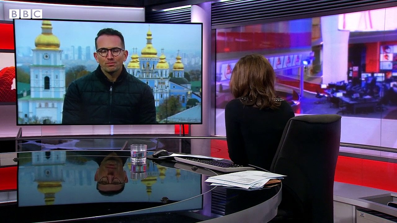 Russian tactics on eastern front 'crazy', says Ukrainian President Zelensky - BBC News