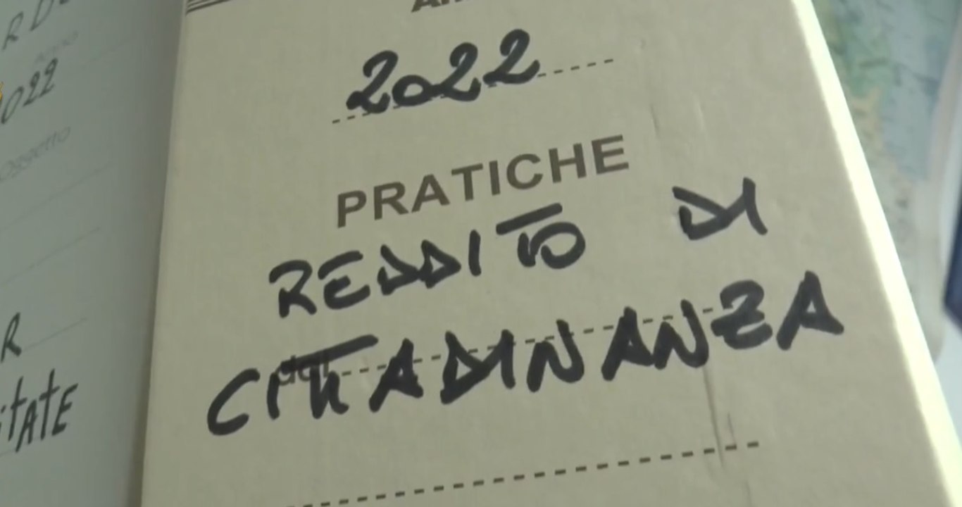 False residenze in Italia per avere Reddito di Cittadinanza: scoperta truffa da 8 milioni, 300 stranieri denunciati (27.10.22)