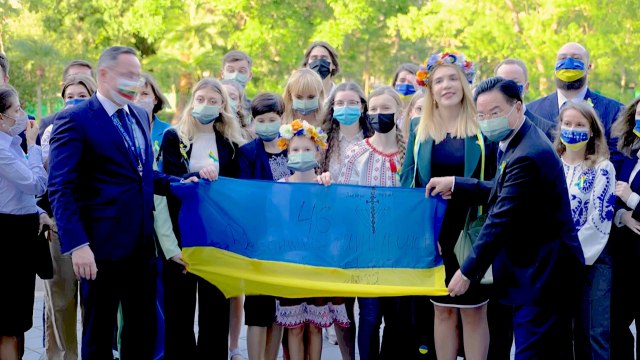 Taiwan Approves US$56M Aid Package to Ukraine - TaiwanPlus News