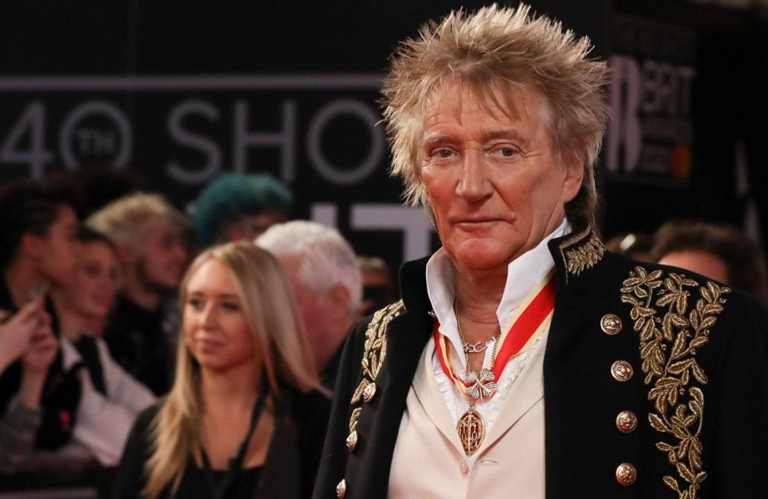 Rod Stewart beschimpft Putin und widmet Ukraine “Antikriegssong”