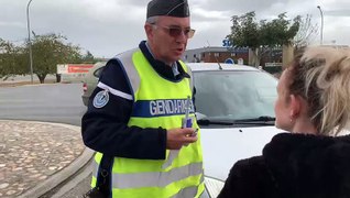 Les gendarmes distribuent des amandes aux bons conducteurs