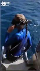 Elle voulait tester le snorkeling mais elle a vite changé d'avis