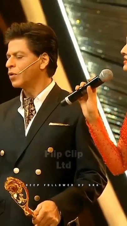 Shah Rukh Khan & Aishwarya Rai Bachchan Funny Clip-शाहरुख खान और ऐश्वर्या राय बच्चन मजेदार क्लिप-شاه روخ خان و ايشواريا راي باتشان مقطع مضحك-ஷாருக்கான் & ஐஸ்வர்யா ராய் பச்சன் வேடிக்கையான கிளிப்-