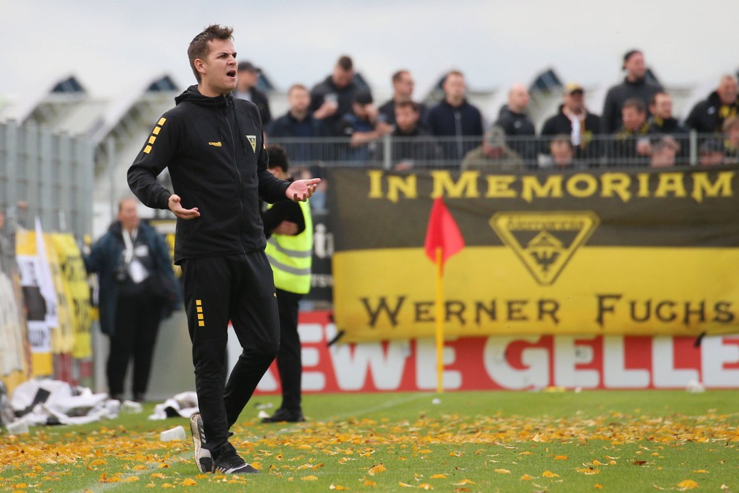 Hohl an alter Wirkungsstätte: Aachen im Pokal eine Runde weiter