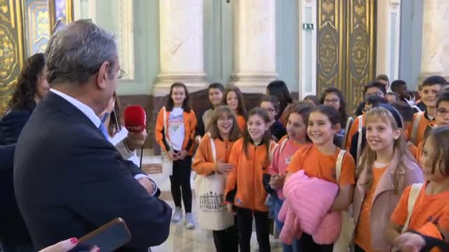 El presidente del Tribunal Supremo recibe a un grupo de escolares en la jornada de puertas abiertas