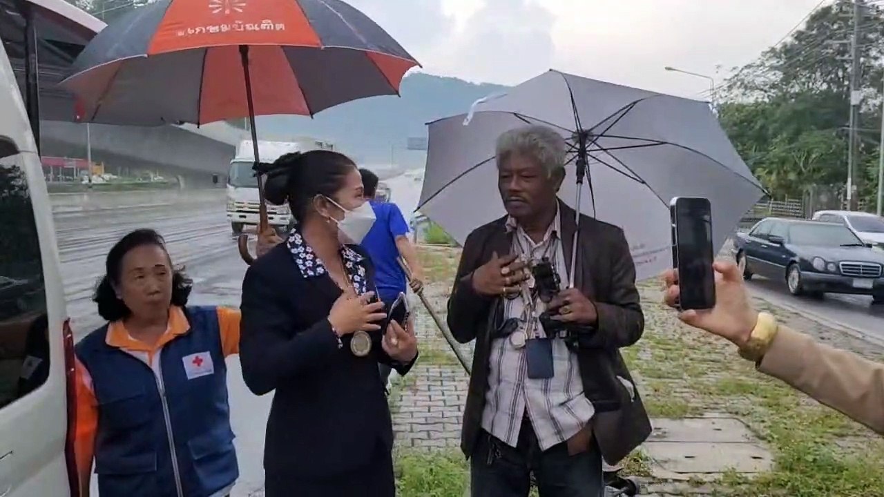 รถตู้เหล่ากาชาดเมืองคอนสายฝนลงจากสะพานสูงล้อยางระเบิด-ภริยาผู้ว่า ฯพร้อมสื่ออาวุโสและคณะ 8 ชีวิตรอดปาฏิหาริย์