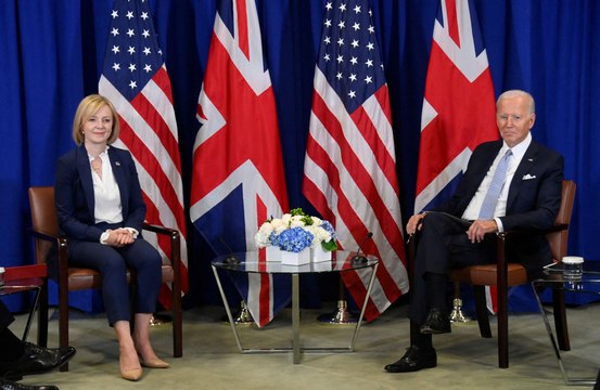 Joe Biden alerta Rússia sobre 'implicações' de possíveis ataques nucleares