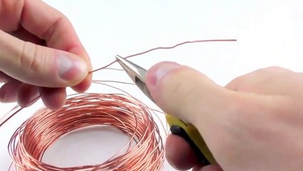 How to Create a Simple Electric Motor in 2 Minutes from Batteries