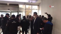 Ankara Adliyesi önünde toplanan TTB üyeleri ile polis arasında gerginlik