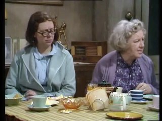 On The Buses - S03 - E12 - The Squeeze